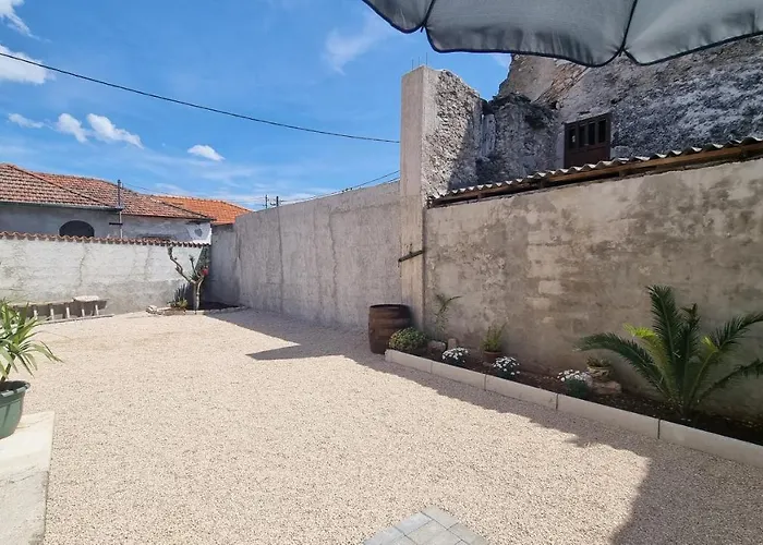 Back To The Future 度假居 扎达尔